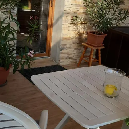 V Sukromi * 포프라트