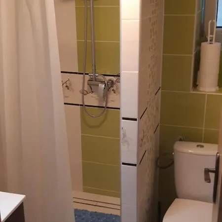 V Sukromi ホームステイ